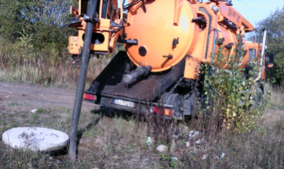 rabeka pojazd specjalistyczny do czyszczenia separatorów żółty